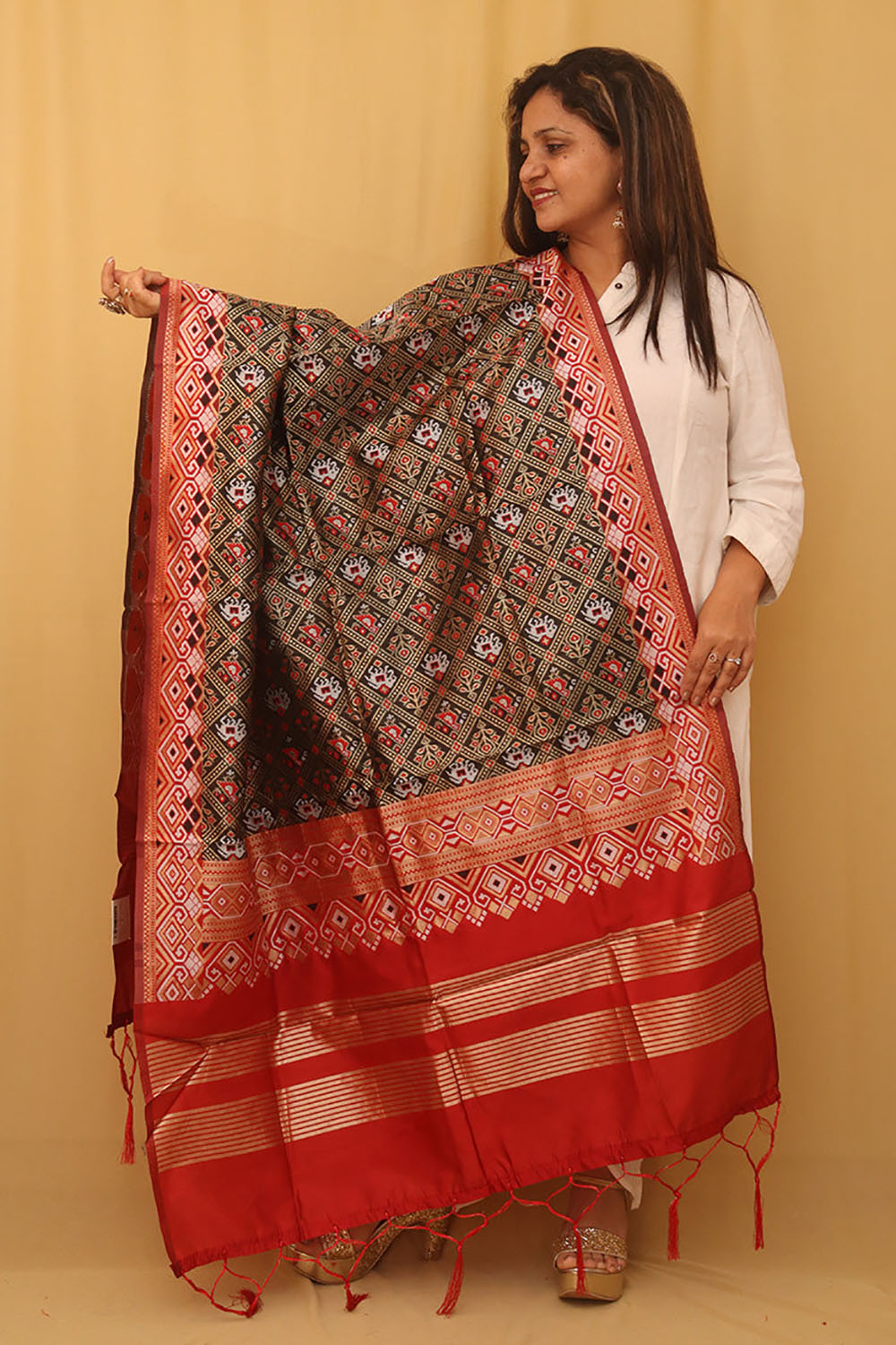 Stunning Black Patola Silk Dupatta - Elegant and Timeless