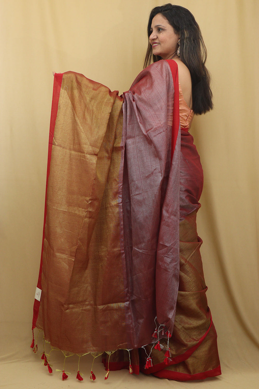 Exquisite Pink & Gold Bengal Saree - Timeless Elegance