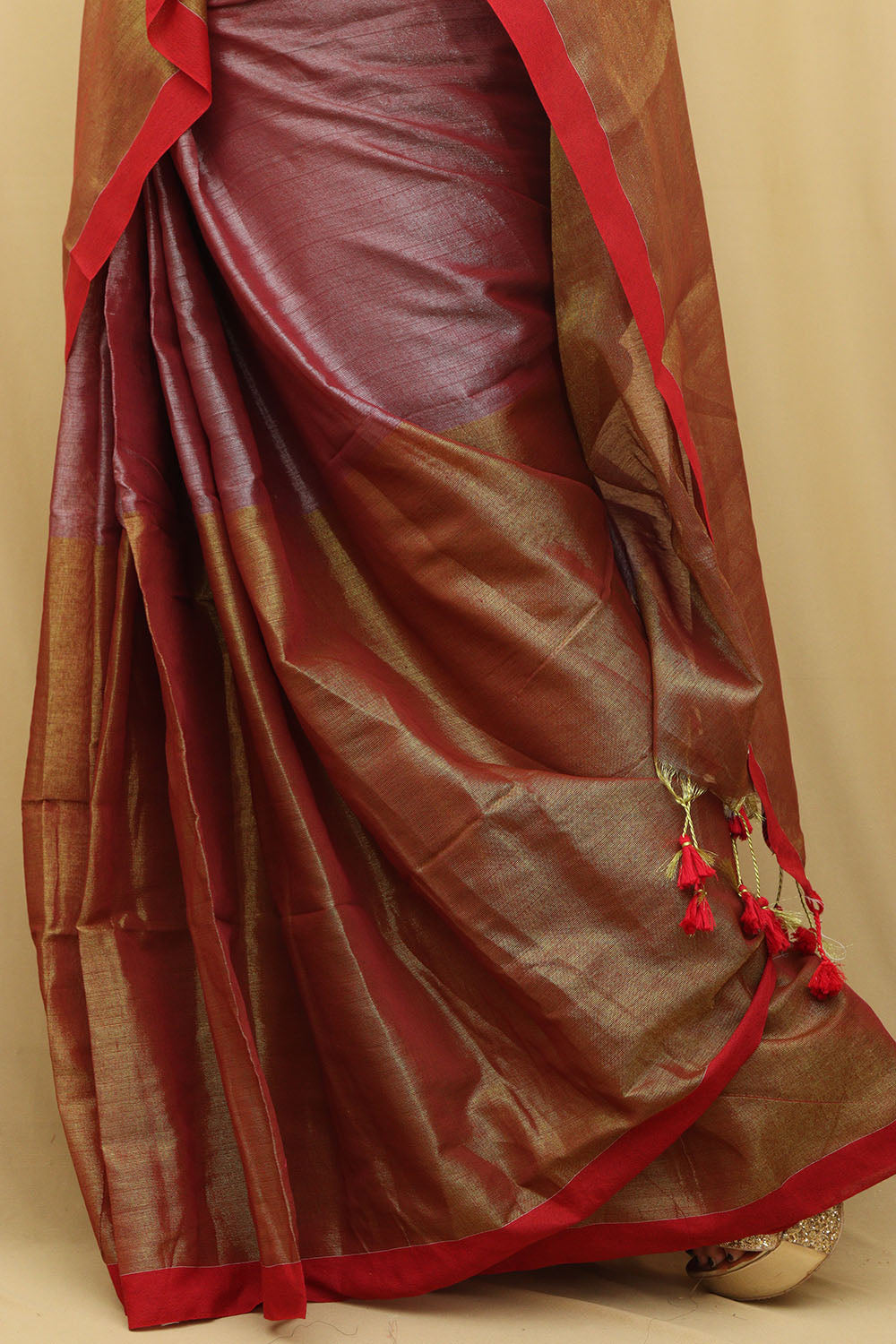 Exquisite Pink & Gold Bengal Saree - Timeless Elegance