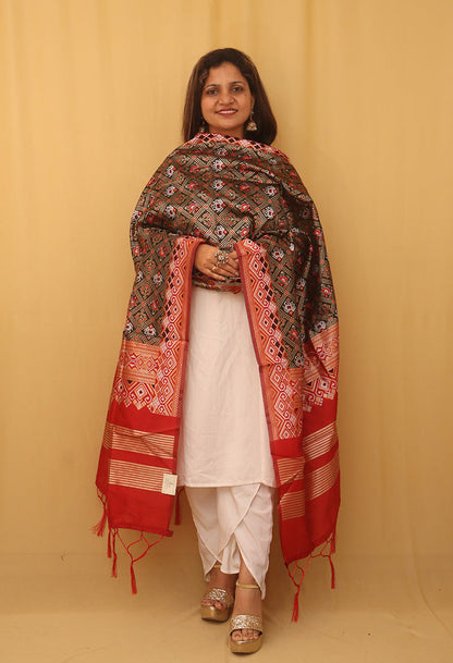 Black Patola Silk Dupatta - divyaindia 