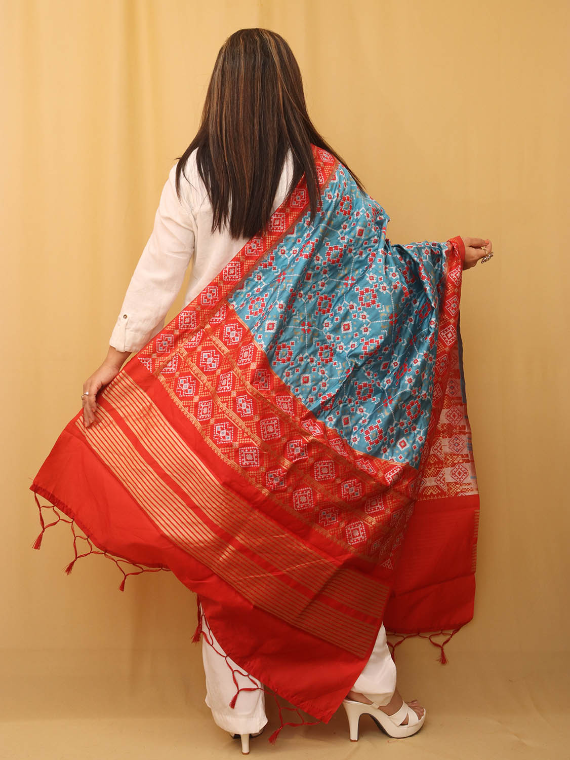 Blue Patola Silk Dupatta - divyaindia 