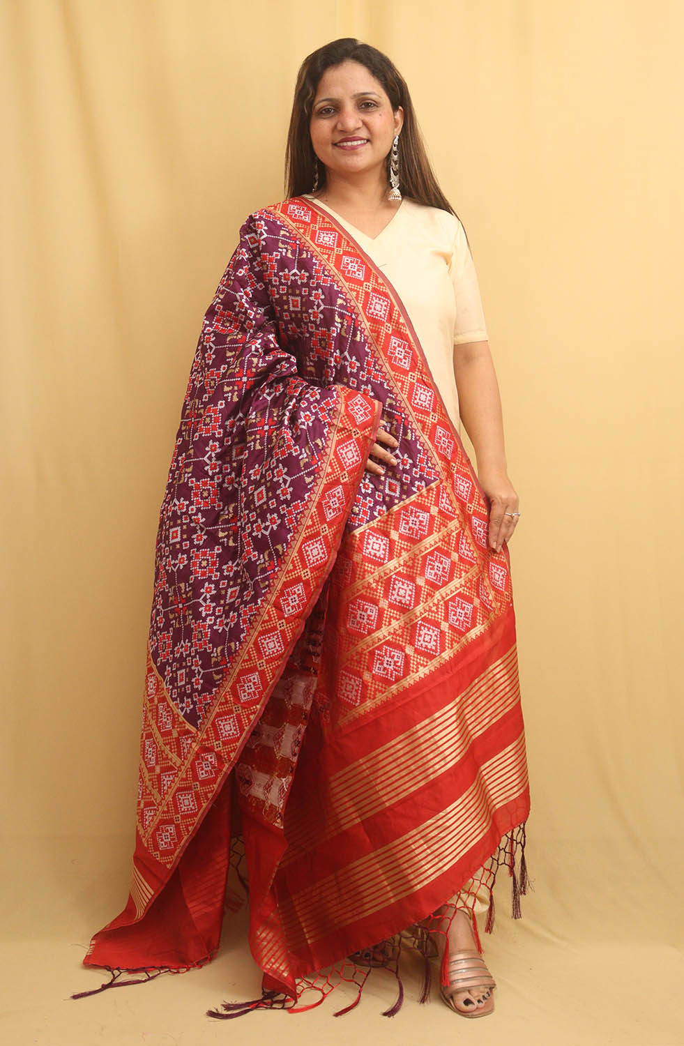 Purple Patola Silk Dupatta - divyaindia 