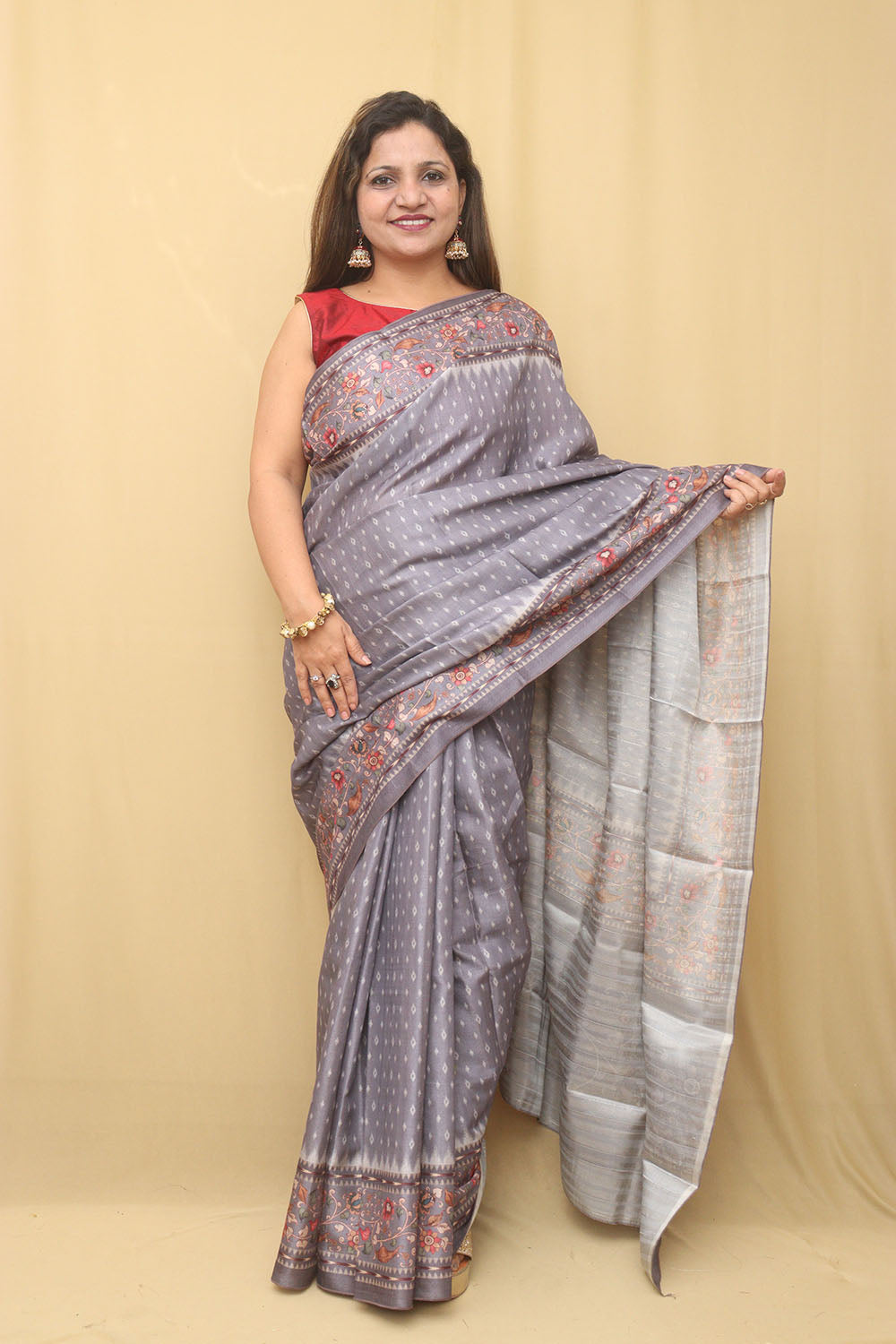 Elegant Grey Ikat Silk Saree with Kalamkari Border