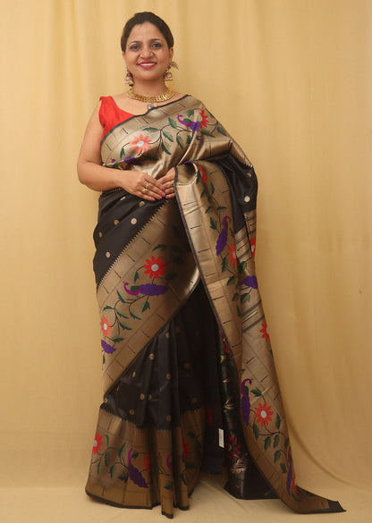 Black Paithani Silk Bird And Flower Design Saree - divyaindia 